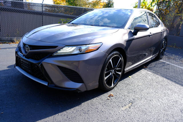 2018 Toyota Camry XSE FWD photo