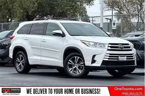 2018 Toyota Highlander LE FWD photo