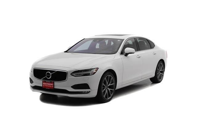 2018 Volvo S90 Momentum AWD photo