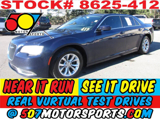 2016 Chrysler 300 Limited RWD photo