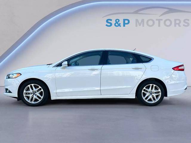 2016 Ford Fusion SE FWD photo