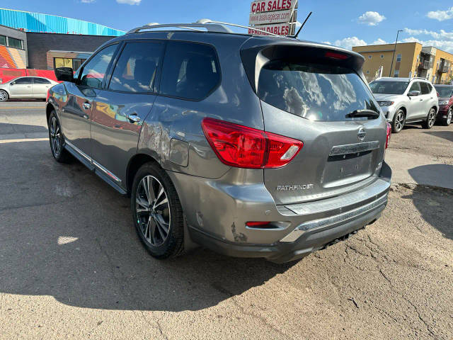 2018 Nissan Pathfinder Platinum 4WD photo