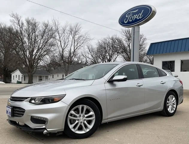 2017 Chevrolet Malibu LT FWD photo