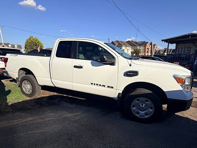 2018 Nissan Titan XD S 4WD photo