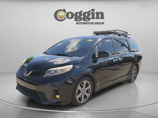 2018 Toyota Sienna SE FWD photo