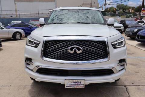 2018 Infiniti QX80 4WD photo