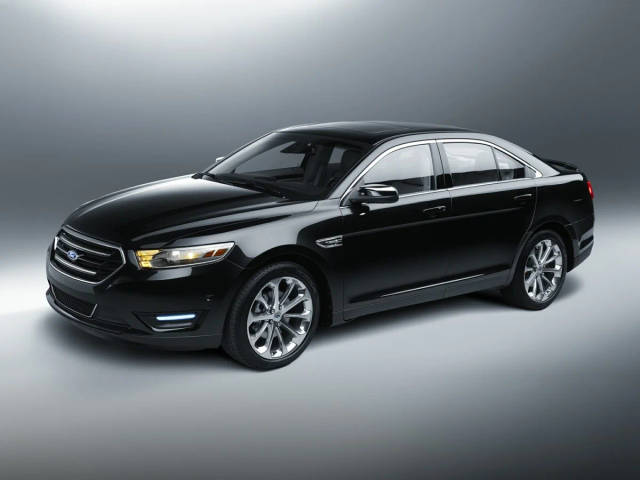 2018 Ford Taurus SEL FWD photo