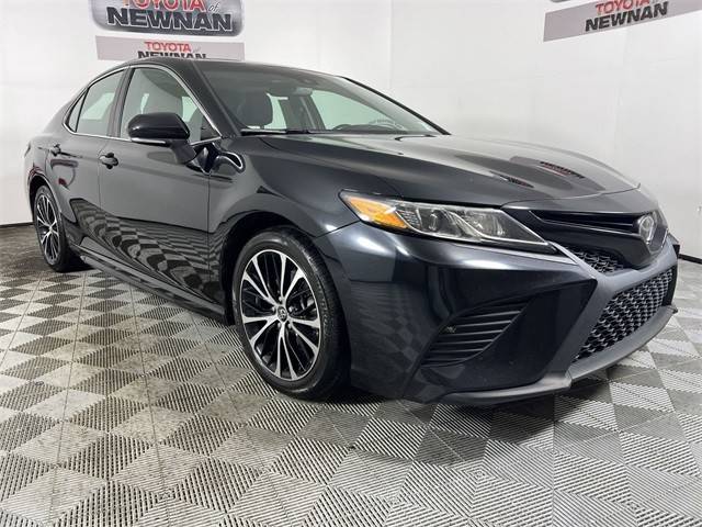 2018 Toyota Camry SE FWD photo