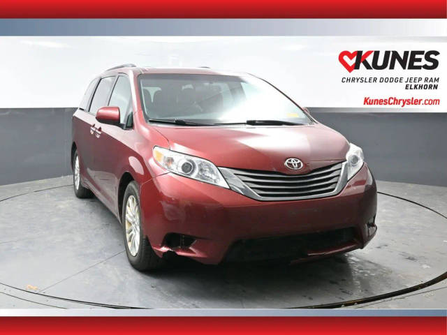 2016 Toyota Sienna XLE FWD photo