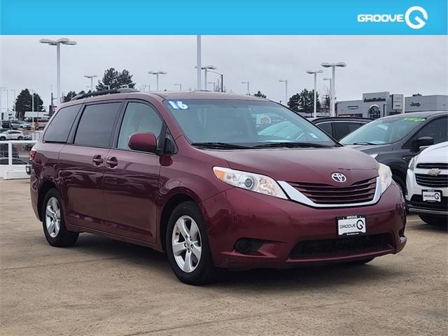 2016 Toyota Sienna LE FWD photo