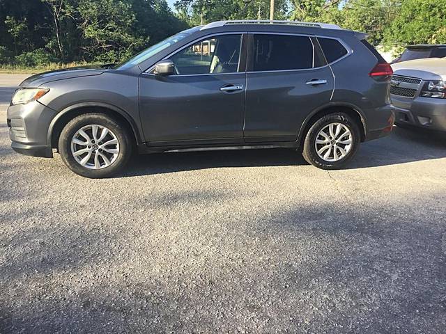 2017 Nissan Rogue SV FWD photo
