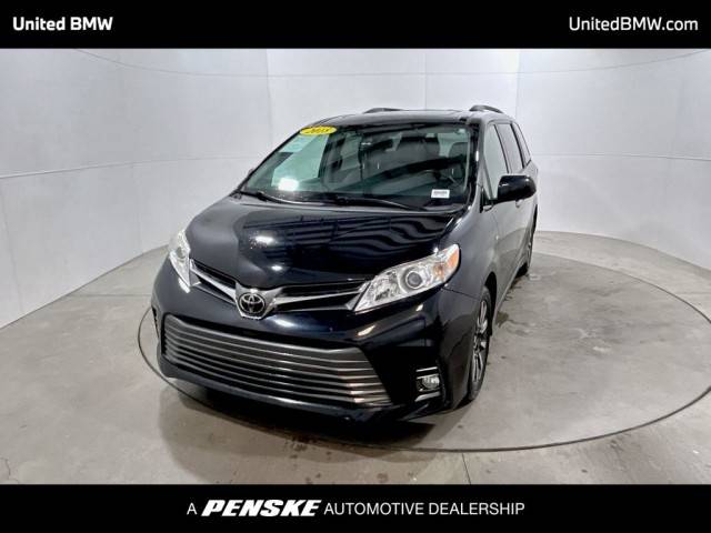 2018 Toyota Sienna XLE AWD photo