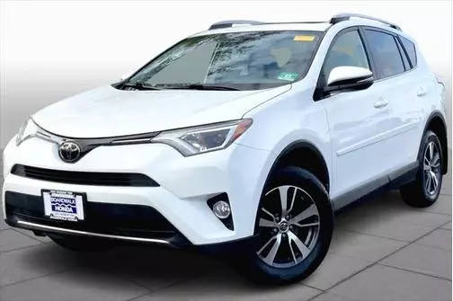 2018 Toyota RAV4 XLE AWD photo