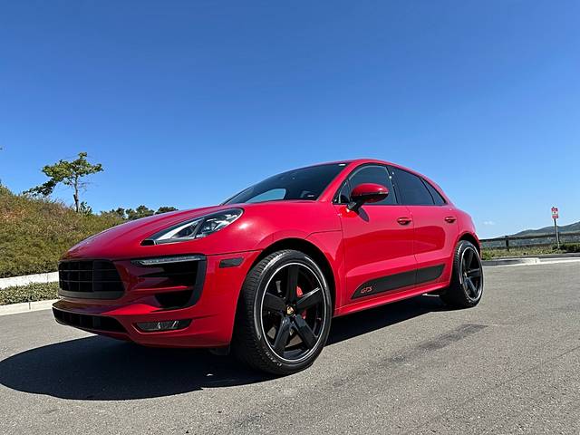 2018 Porsche Macan GTS AWD photo