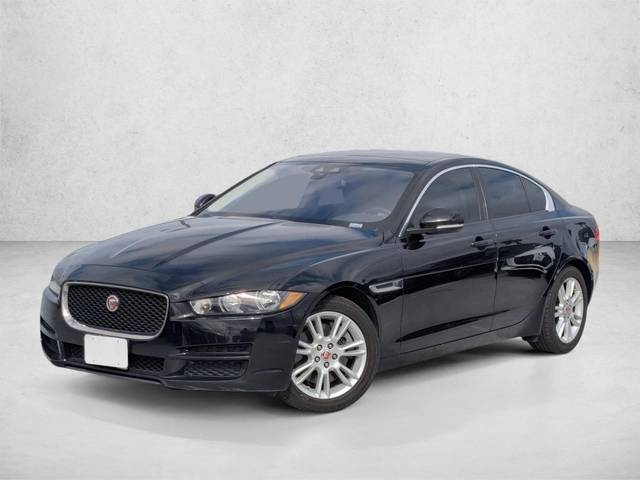 2018 Jaguar XE 25t Premium RWD photo