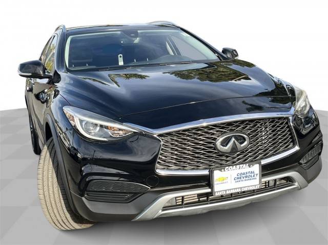 2018 Infiniti QX30 Luxury AWD photo