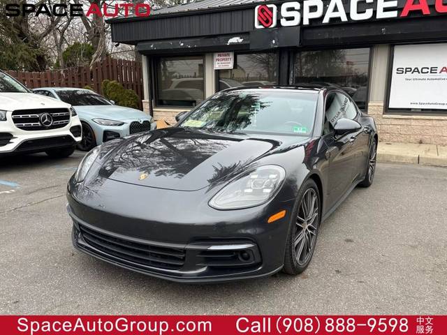 2018 Porsche Panamera 4 AWD photo