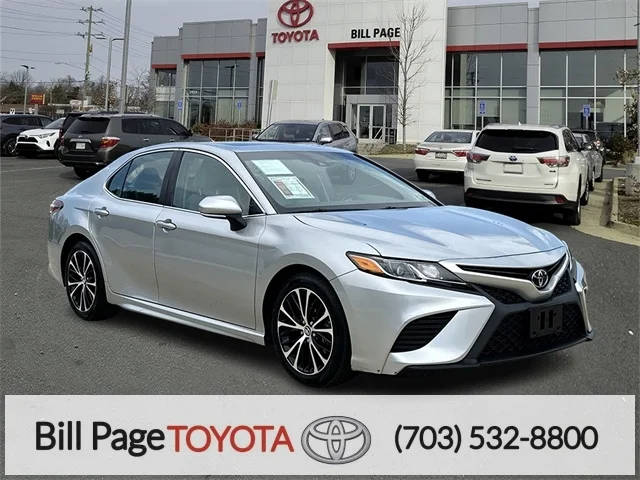 2018 Toyota Camry SE FWD photo