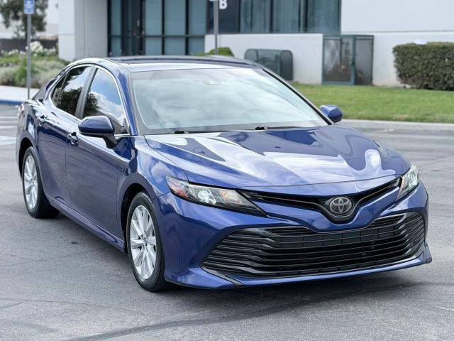 2018 Toyota Camry LE FWD photo