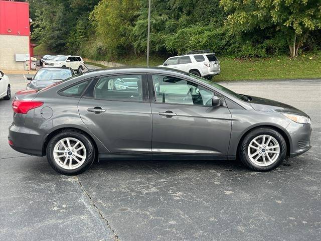 2018 Ford Focus SE FWD photo