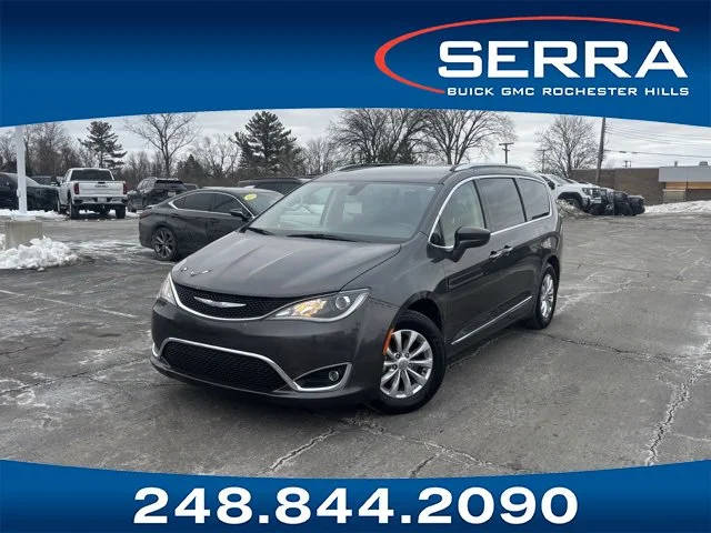 2018 Chrysler Pacifica Minivan Touring L Plus FWD photo