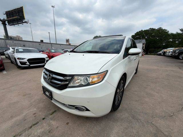 2015 Honda Odyssey Touring FWD photo