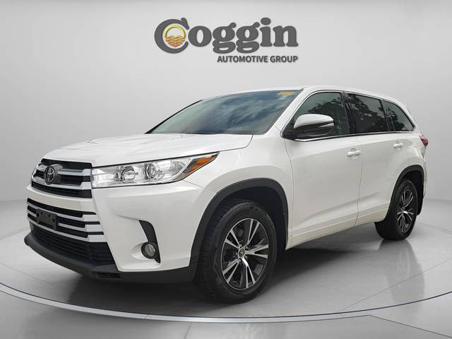 2018 Toyota Highlander LE Plus AWD photo