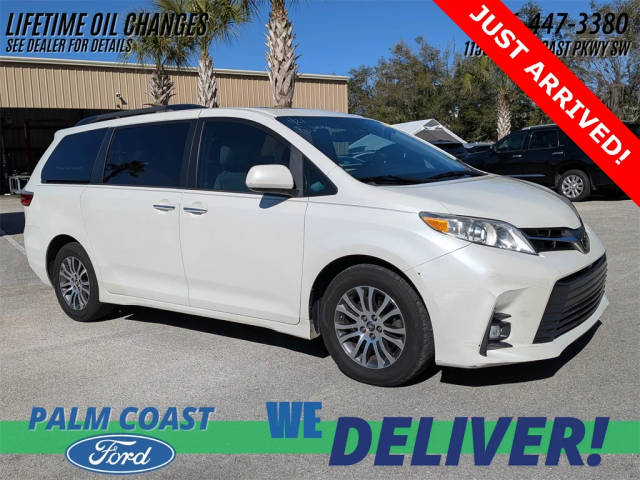 2018 Toyota Sienna XLE FWD photo