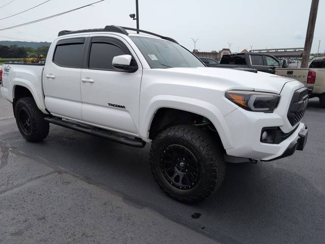 2018 Toyota Tacoma TRD Sport 4WD photo