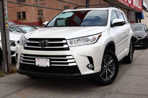 2018 Toyota Highlander XLE AWD photo