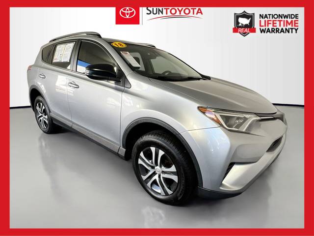 2018 Toyota RAV4 LE FWD photo