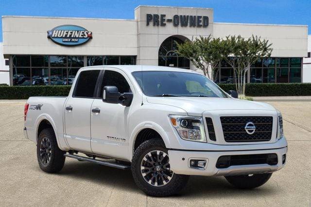2018 Nissan Titan PRO-4X 4WD photo