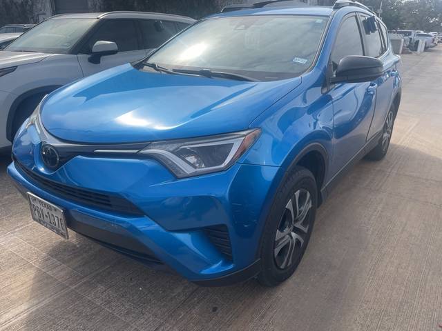 2018 Toyota RAV4 LE FWD photo