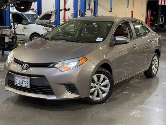 2015 Toyota Corolla LE FWD photo