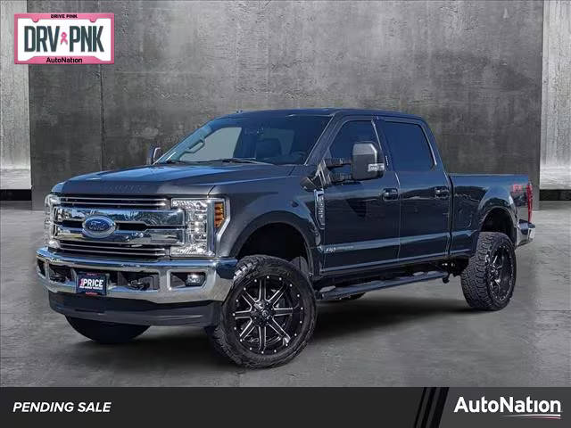 2018 Ford F-250 Super Duty LARIAT 4WD photo