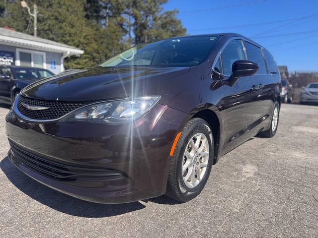 2017 Chrysler Pacifica Minivan Touring FWD photo