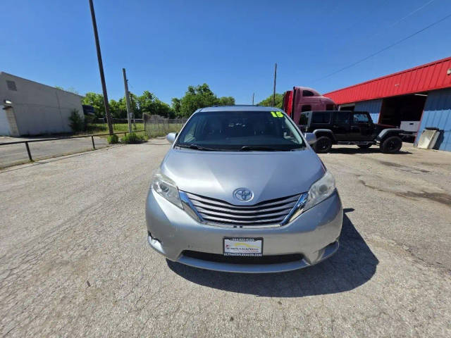 2015 Toyota Sienna XLE Premium FWD photo