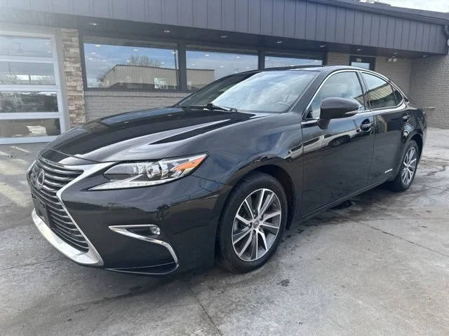 2018 Lexus ES ES 300h FWD photo