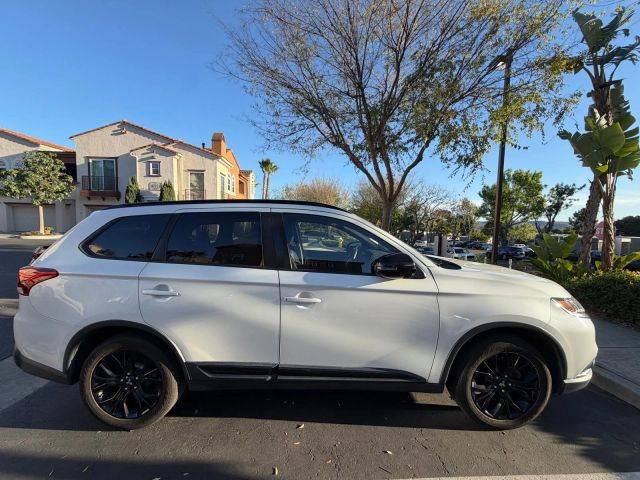 2018 Mitsubishi Outlander LE FWD photo