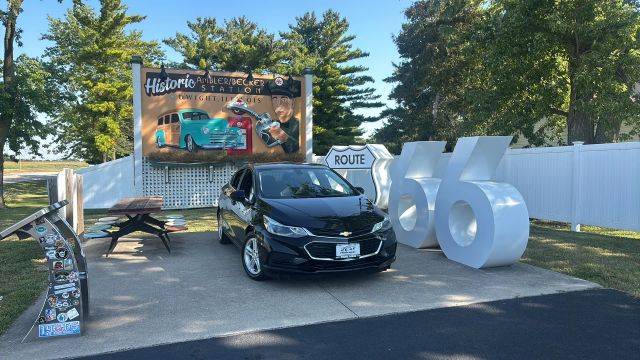 2018 Chevrolet Cruze LT FWD photo