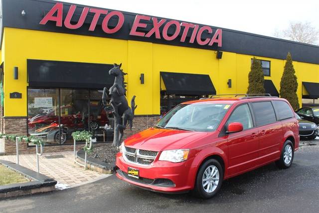 2015 Dodge Grand Caravan SXT FWD photo