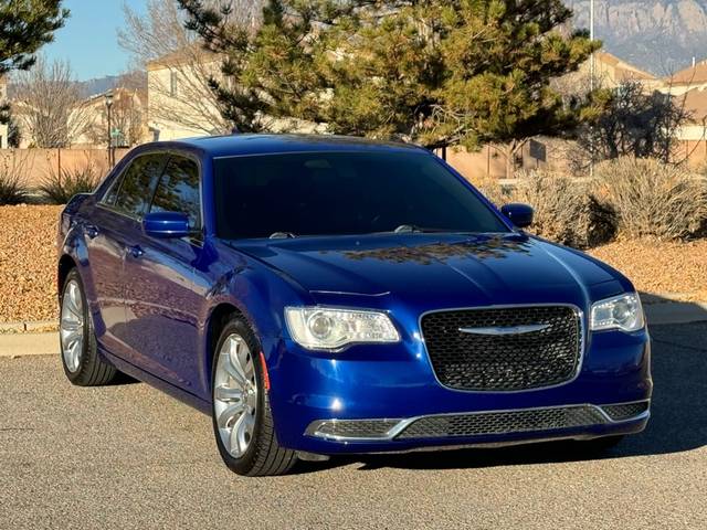 2018 Chrysler 300 Touring L RWD photo