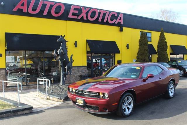 2018 Dodge Challenger SXT RWD photo