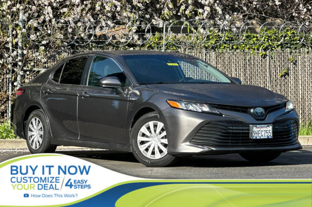 2018 Toyota Camry Hybrid LE FWD photo
