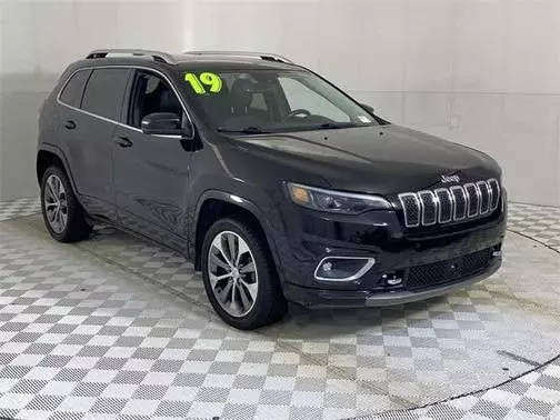 2019 Jeep Cherokee Overland 4WD photo