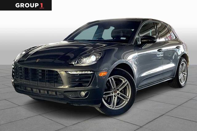 2018 Porsche Macan  AWD photo