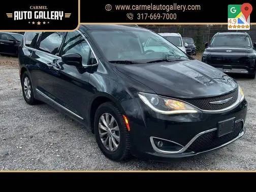 2018 Chrysler Pacifica Minivan Touring L FWD photo