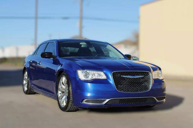 2018 Chrysler 300 Touring RWD photo