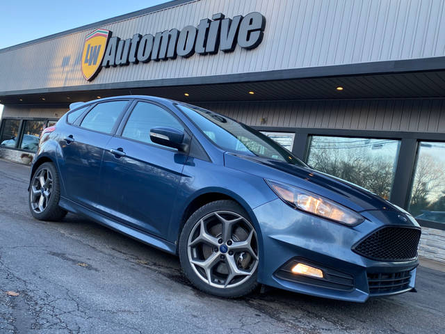 2018 Ford Focus ST FWD photo