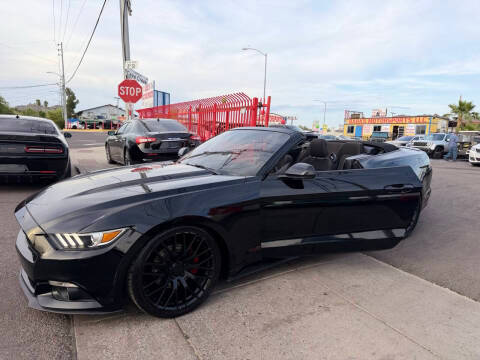 2017 Ford Mustang V6 RWD photo